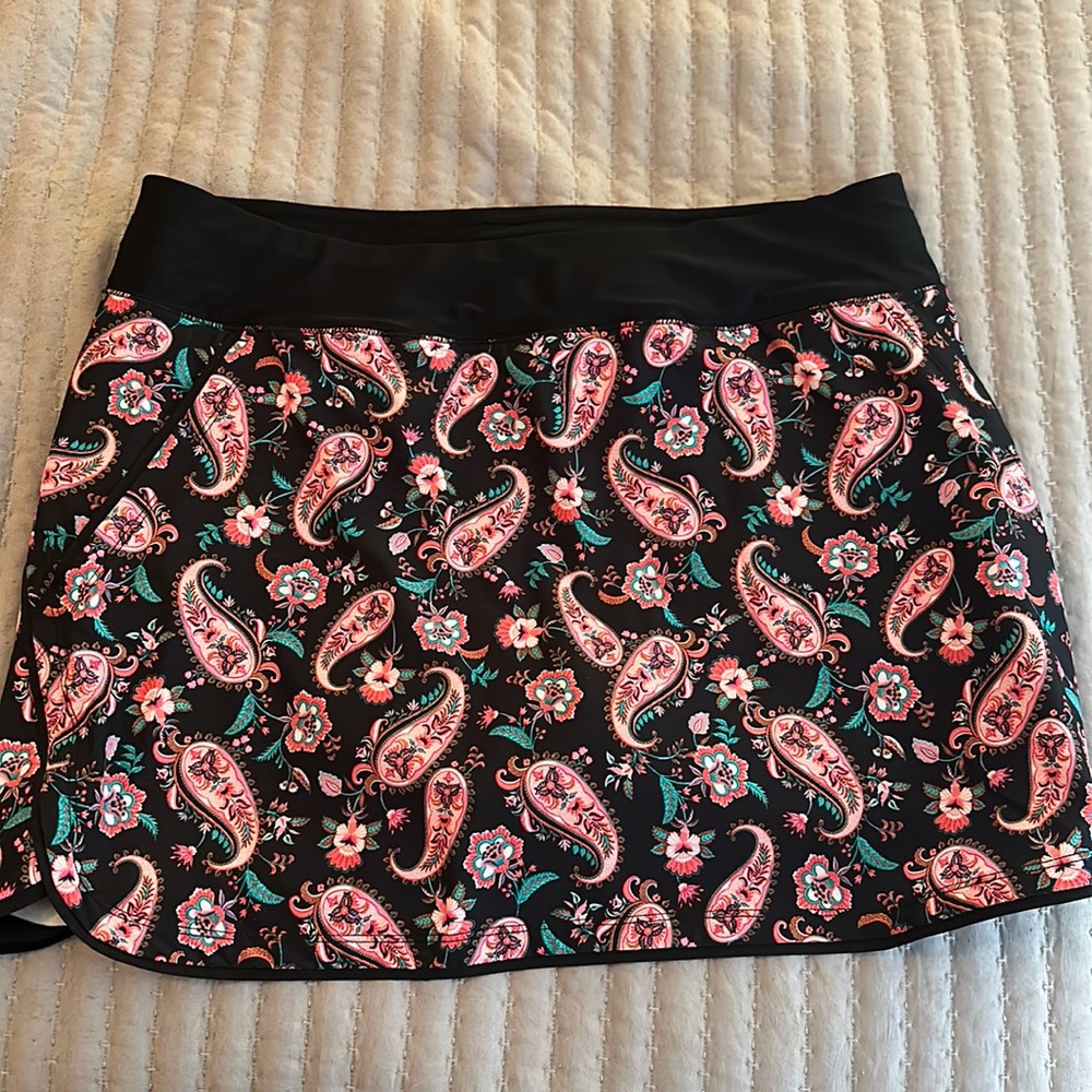 NWOT Lands End Quick Dry swim skirt with shorts underneath